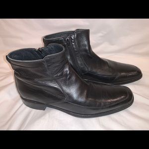 Ermenegildo Zegna soft leather Chukka Boots.